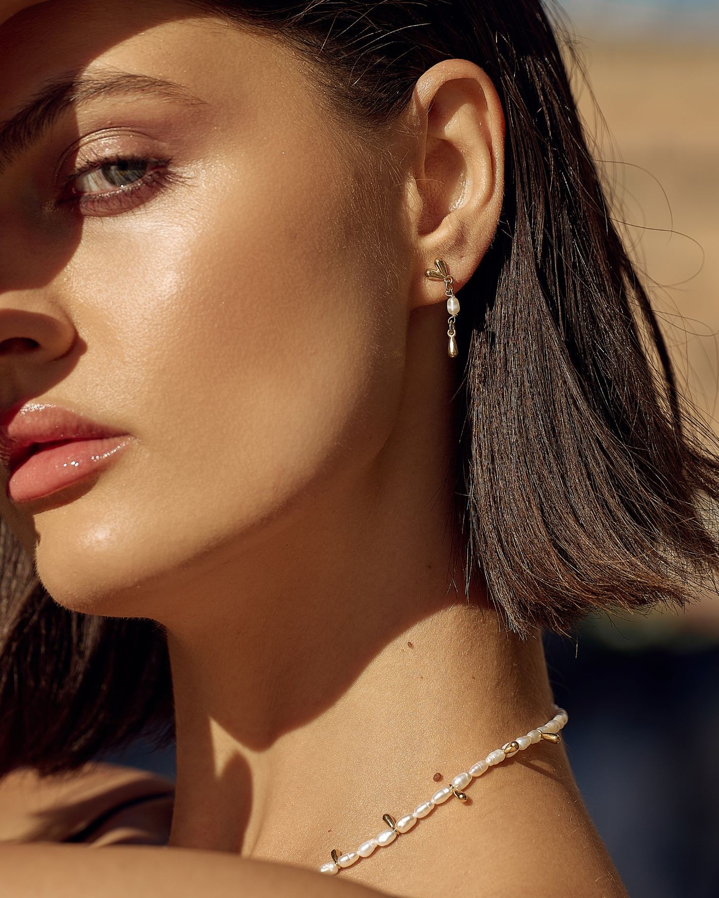 Hanging earrings with gilded teardrops and natural pearls Fresh Water  - 4