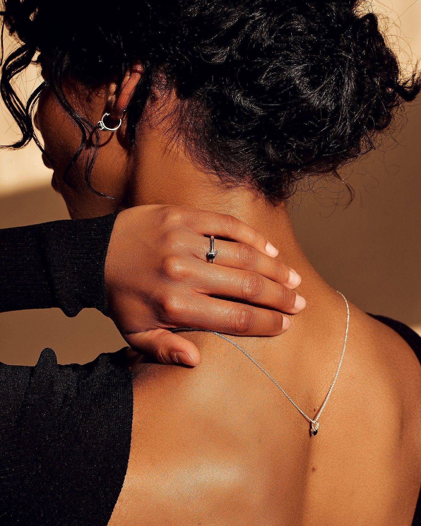 Anello Raffinata con cuore nero  - 4