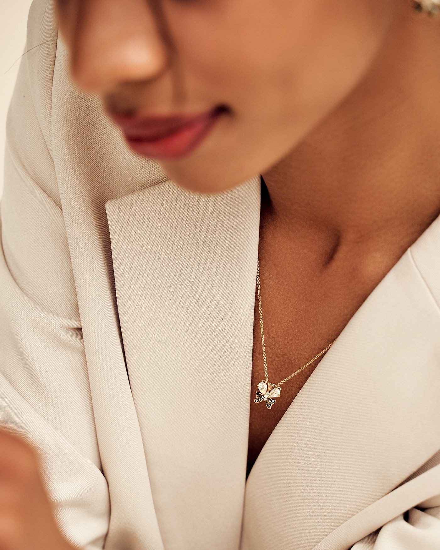 Schmetterlingshalskette Farfalla mit Schwarzen und Olivin Zirkonia  - 1